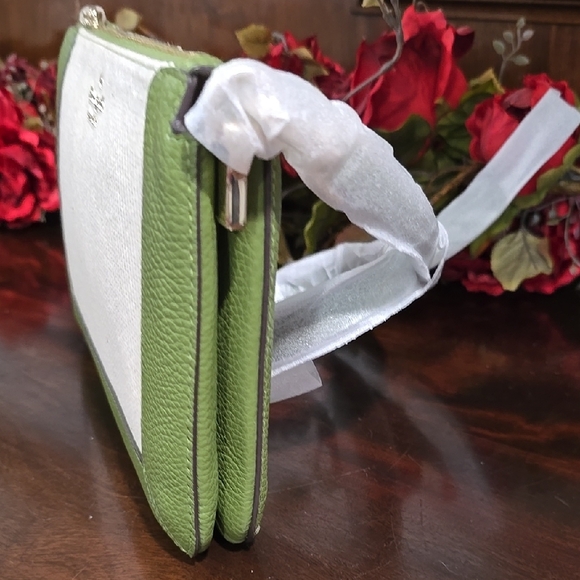 Kate Spade Elegant Green and Cream Crossbody Bag - Picture 8 of 9